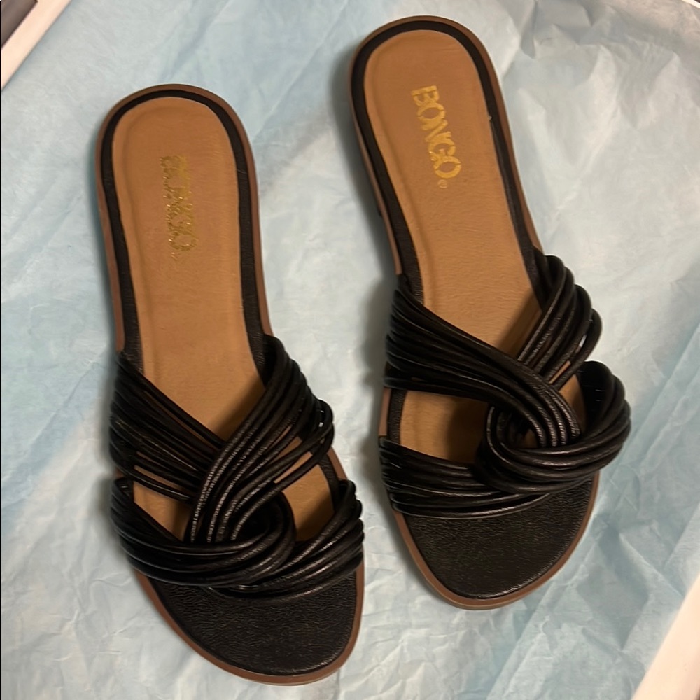 LIKE NEW! BONGO - OPEN TOE FLAT SANDAL - size 7